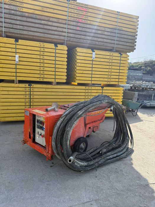 Pompă de tencuit pentru mortar/sapă TORNADO