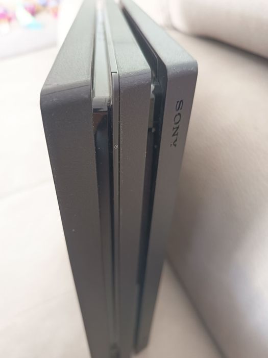 PS4 PRO 1TB CUH7116B +2джойстика