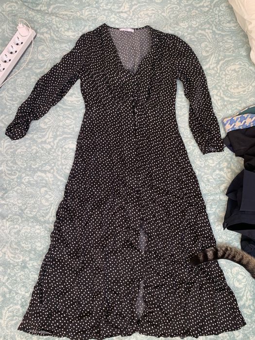 лятна рокля stradivarius S и дълга рокля Mango S