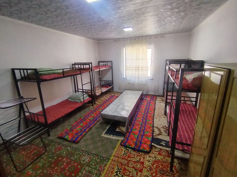 Student qizlaga Sentyabrdan Chirchiqda 7 kollej oldida  Kv bor
