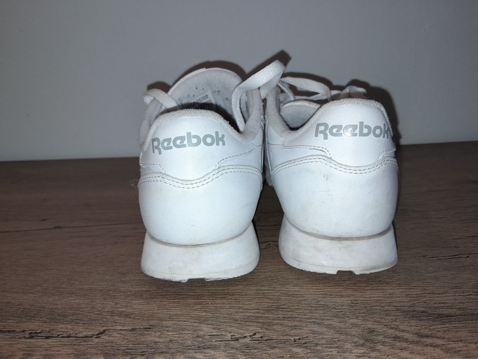 Vând 2 perechi adidasi femei Reebok mărimea 38