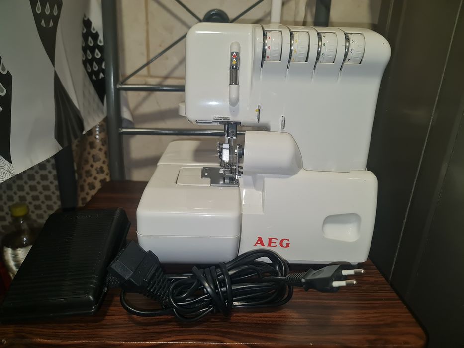AEG 760 masina de cusut si surfilat in perfecta stare