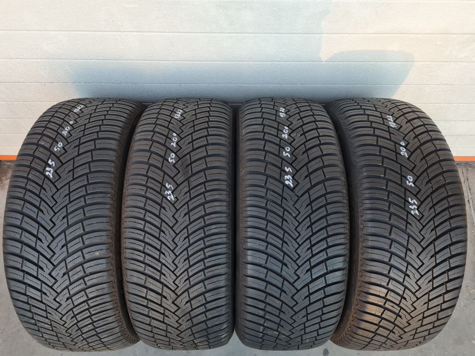 Всесезонни гуми 4 броя PIRELLI AllSeason SF2 235 50 R20 дот 1622