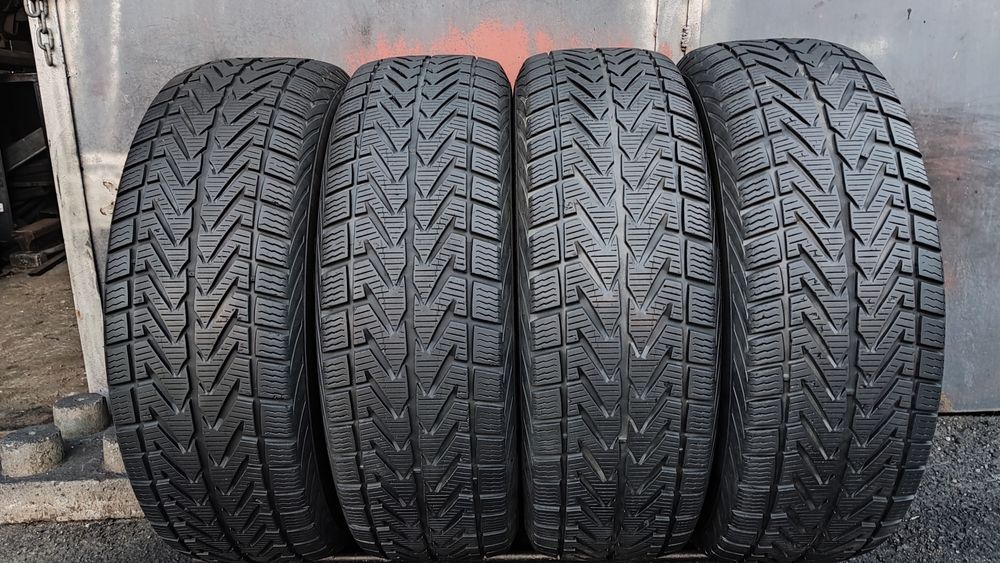 4бр. зимни гуми 235/65/18 Vredestein, XL подсилени
dot21
6.8mm. грайфе