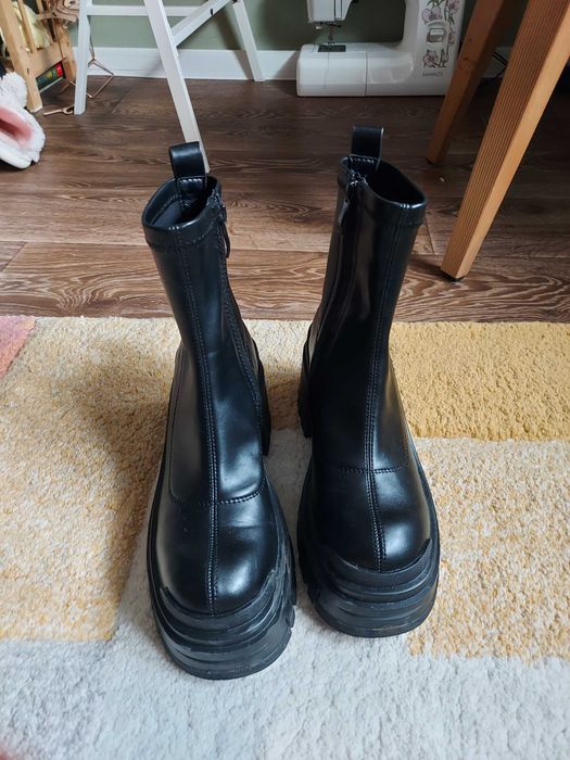 продам новые ботинки в стиле syntezia