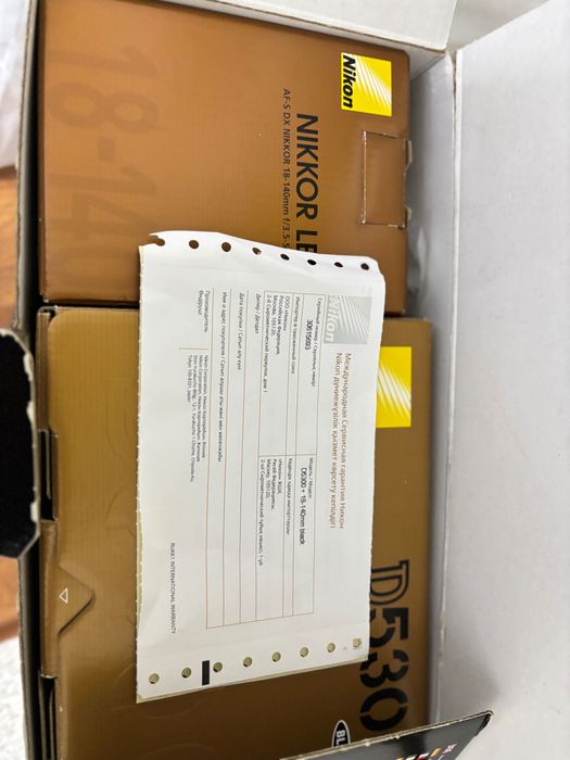 Зеркальный фотоаппарат Nikon