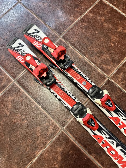 Schiuri Atomic 90cm.