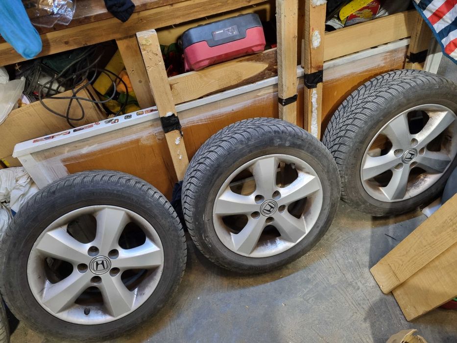 Джанти със зимни гуми Honda FR-V 205/55/16