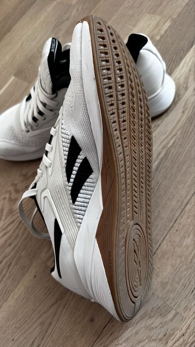 Кроссовки REEBOK размер 42.5