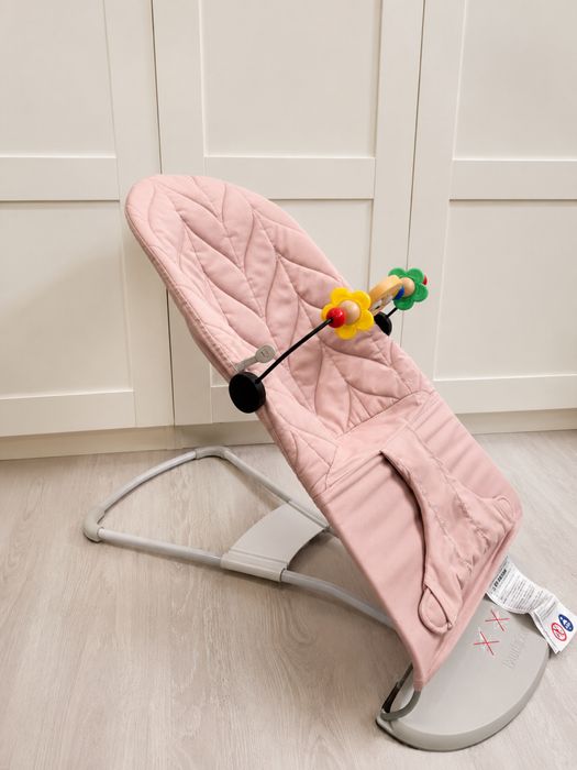 Balansoar BabyBjörn Bliss + jucărie, garanție până în Octombrie 2027