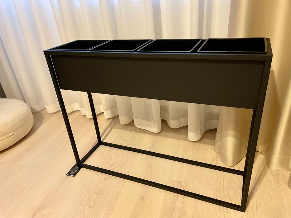 Ghiveci suport Flori 60x80cm metal negru, cu 4 ghivece 15x15 cm. Nou!