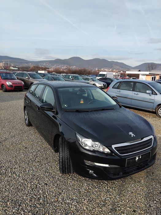Peugeot 308 / an 2015 / 1.2 benzina / Euro 6