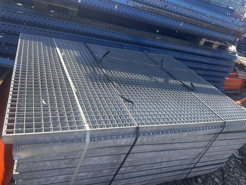 Vând grătar zincat