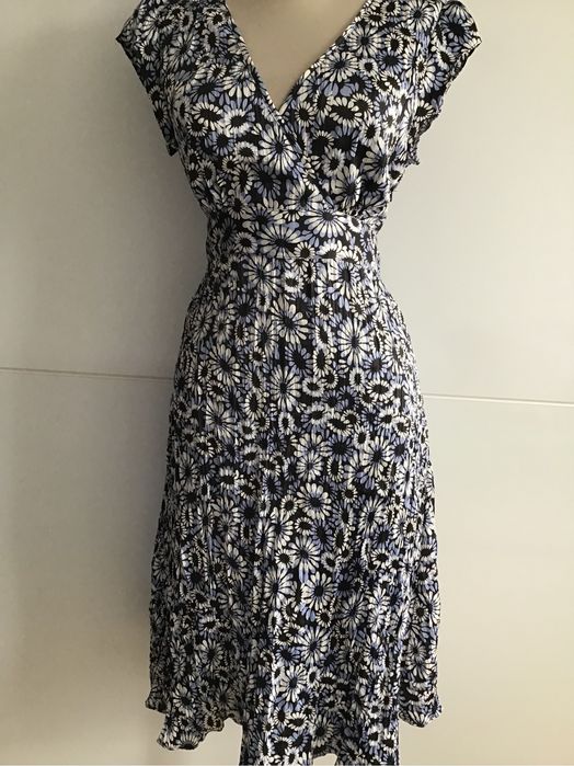 Пъстра лятна рокля