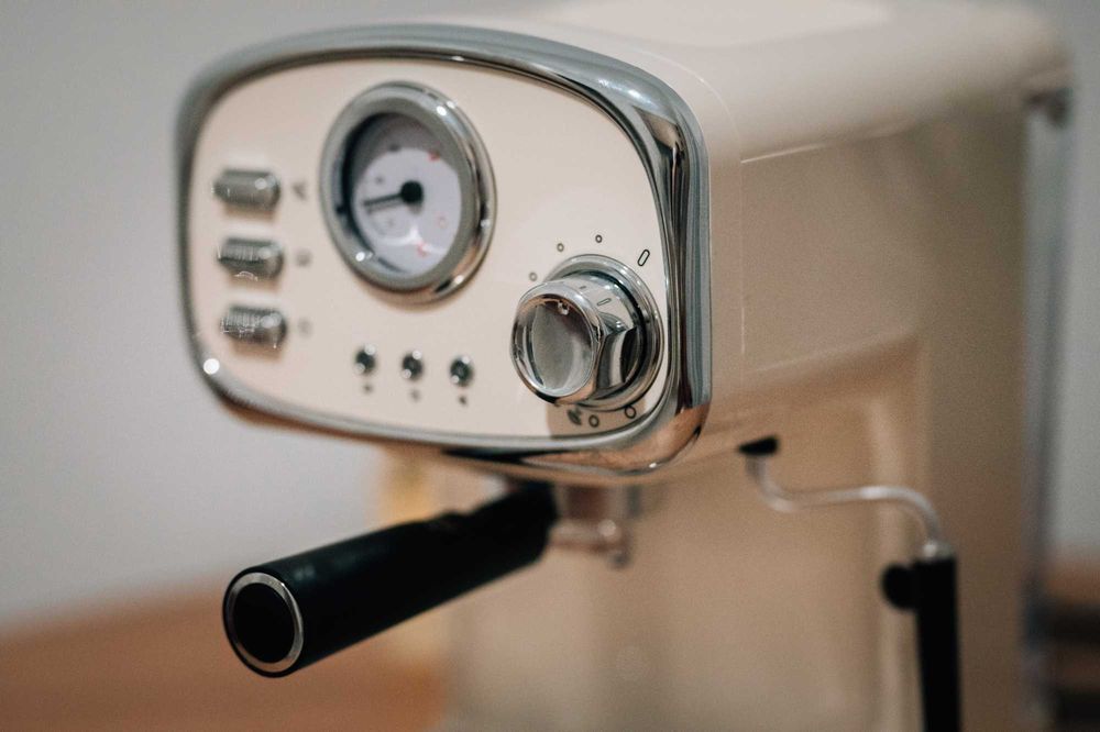 Espressor manual Heinner HEM-1100CR Retro