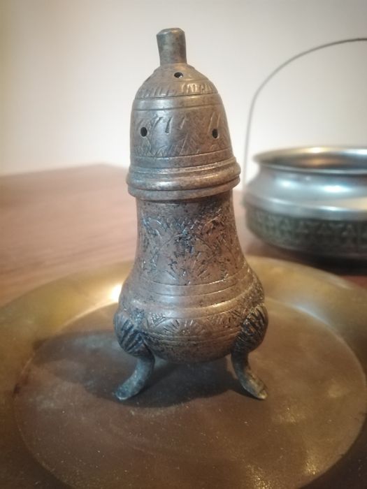 Винтажная бронзовая солонка/перечница