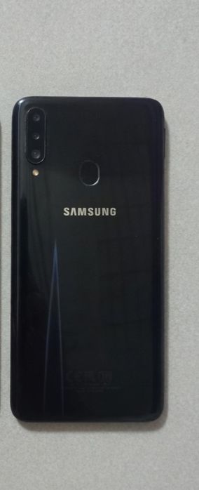 Самсунг 3/32 GB все функции  работают.заряд держит