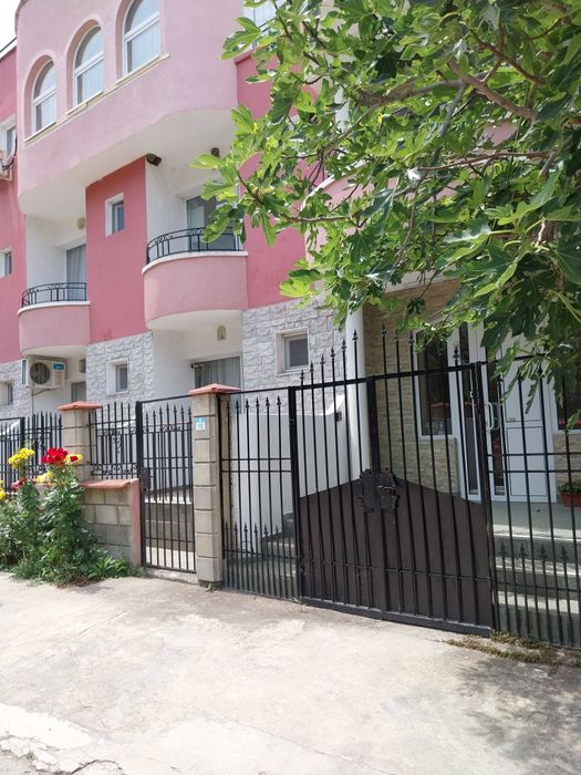 Дава се под наем Двустаен апартамент в с. Кранево, Област Добрич - 40 кв.м за 382.5 € - Снимка #1