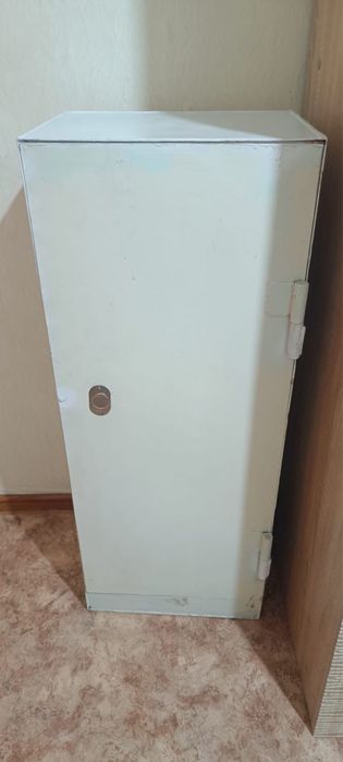 Металлический сейф
