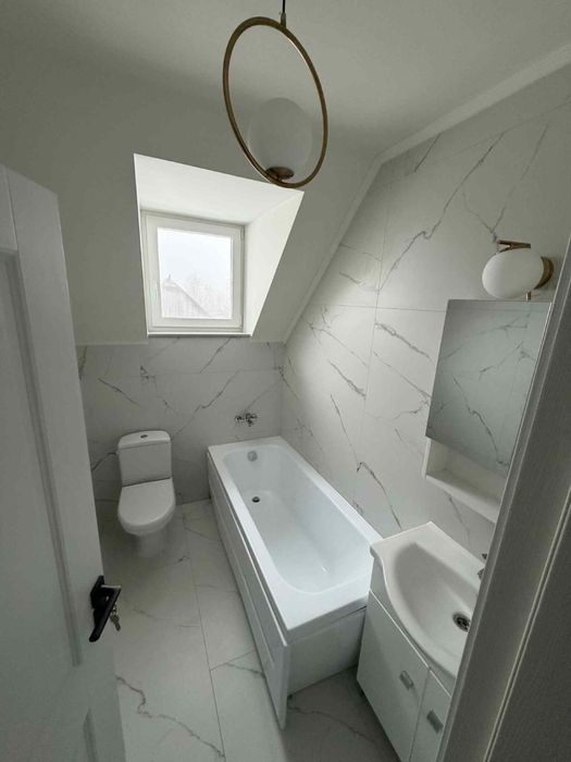 Inchiriez casa Lisaura