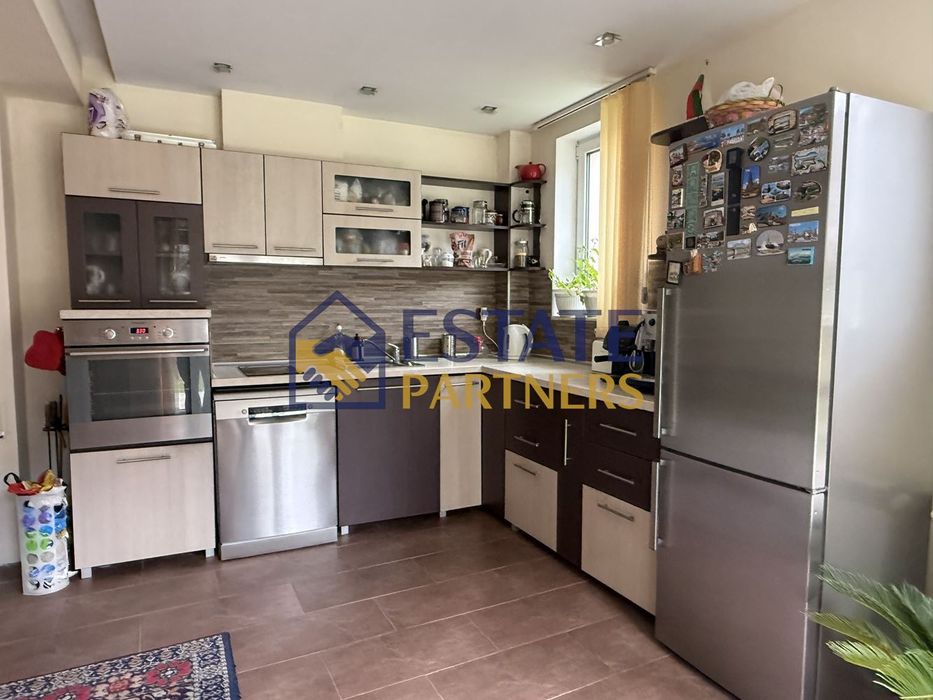 Къща в Пловдив, област-с.Гълъбово площ 186 цена 298000