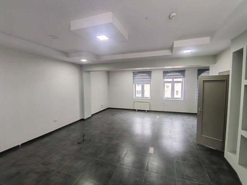 Аренда офиса в бизнес центре на Айбеке