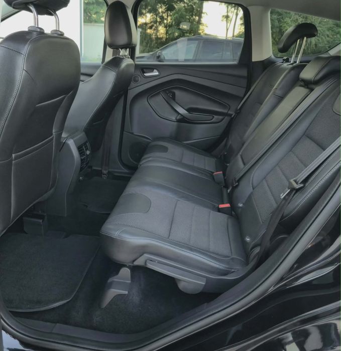 Se vinde Ford kuga Blak edition euro 5  4x4  2.0  150 cp navigatie camera R comenzi volan