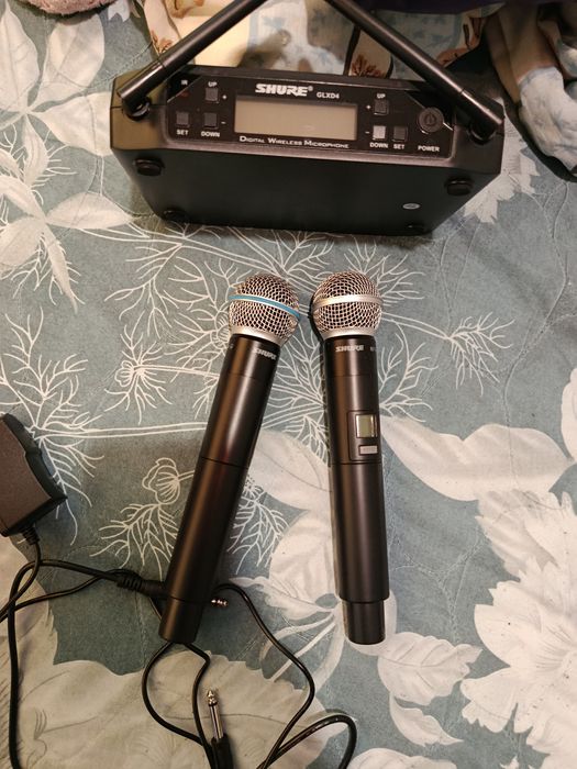 Безжични микрофони с приемник Shure