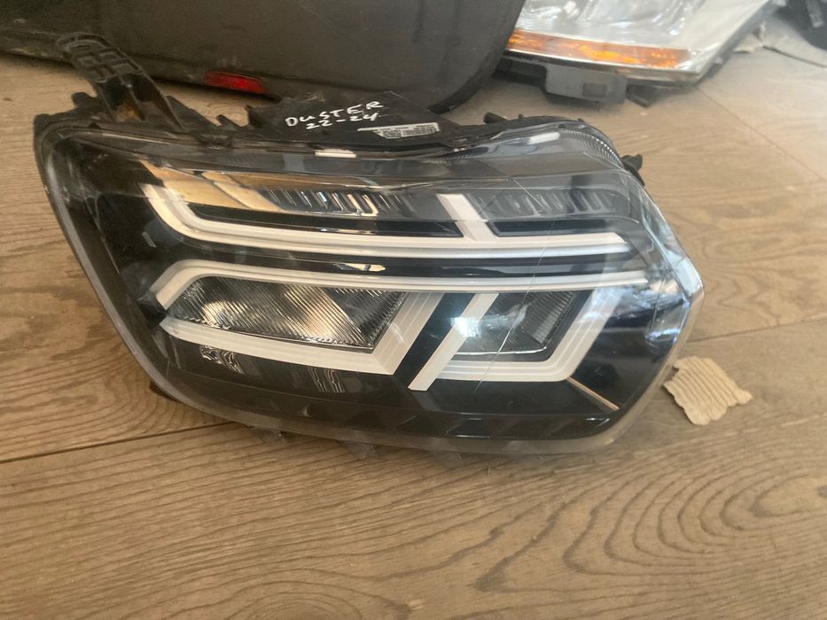 Оригинален десен фар Дачия Дьстар Dacia Duster Led. 22-24.