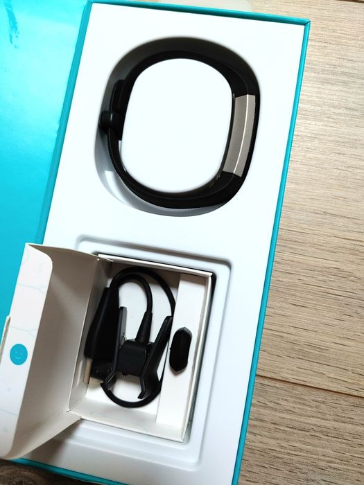 Bratara fitness Fitbit Alta noua, cu ambalajul original incarcator