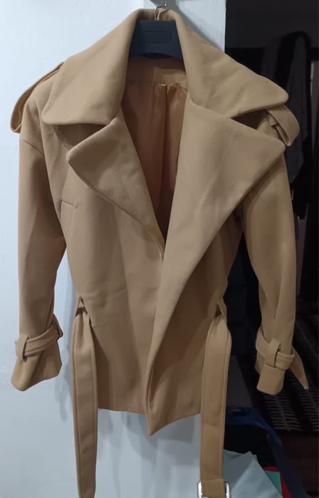 Пальто  и плащь женское новые