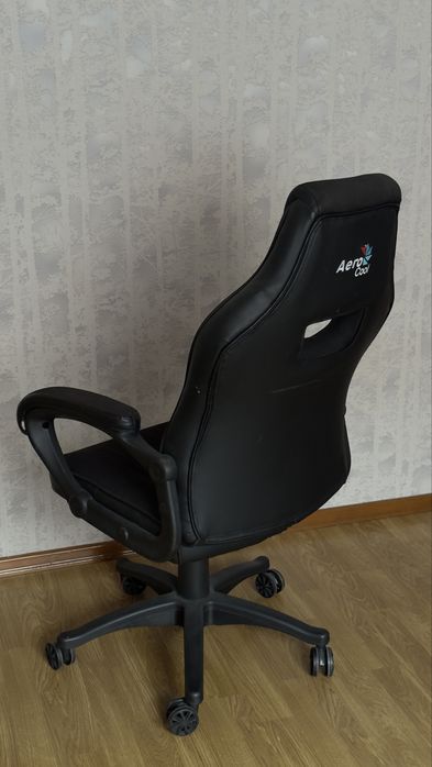 Продам игровое кресло AERO COOL