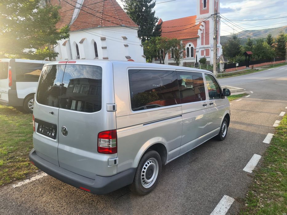 Volkswagen Transporter T5, Lung, 2011, 9 locuri