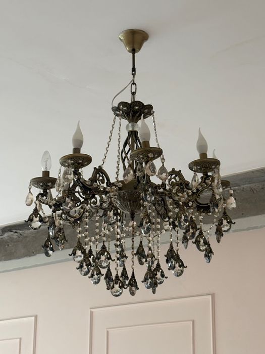 Продаются люстры