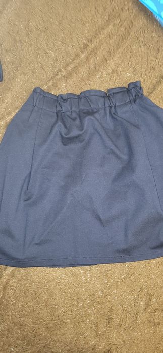 Продам пиджак и юбку на девочку