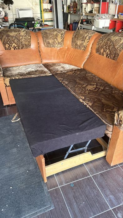 Coltar mare, extensibil. 3+2locuri in stare buna