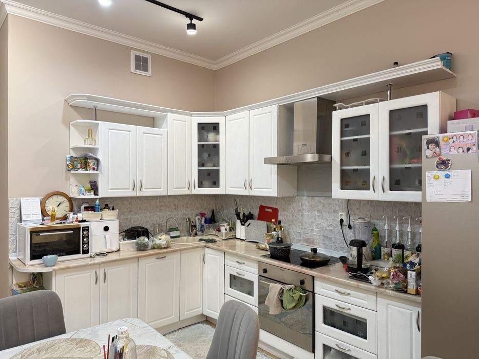 Отдам кухню, состояние (частично перекрашена в белый)