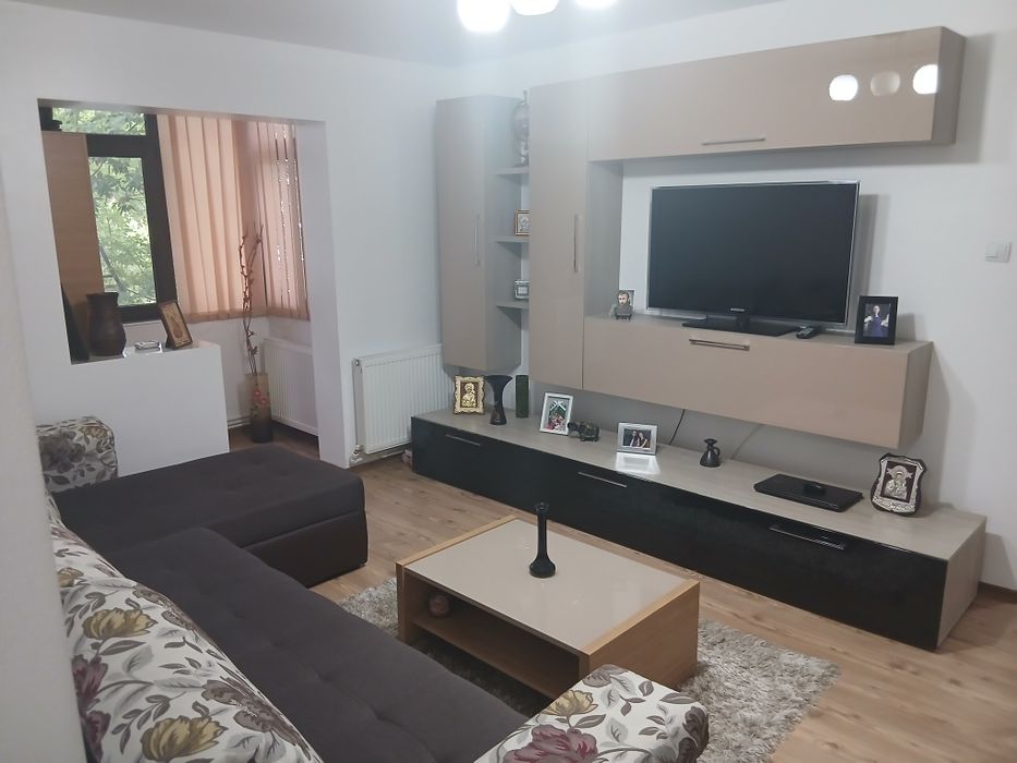 Vand apartament 2 cam.  complet mobilat si utilat Baza 3