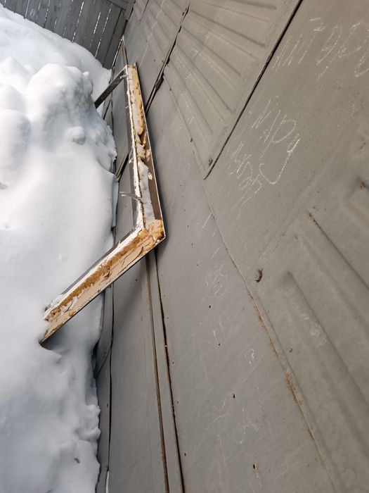 Железный дверь..