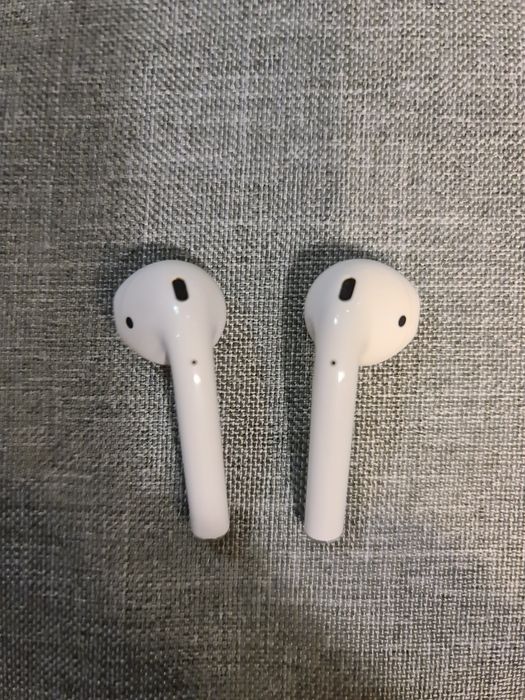 Apple AirPods 2nd Generation (2 генерация) + кабел