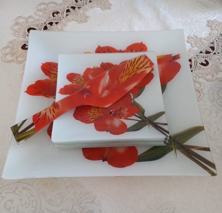 Набор тортницы с блюдцами