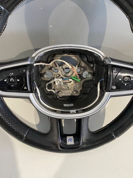 Volan cu incalzire R-DESIGN VOLVO S90 2016+ 39838210 31690694 32288776 32366296