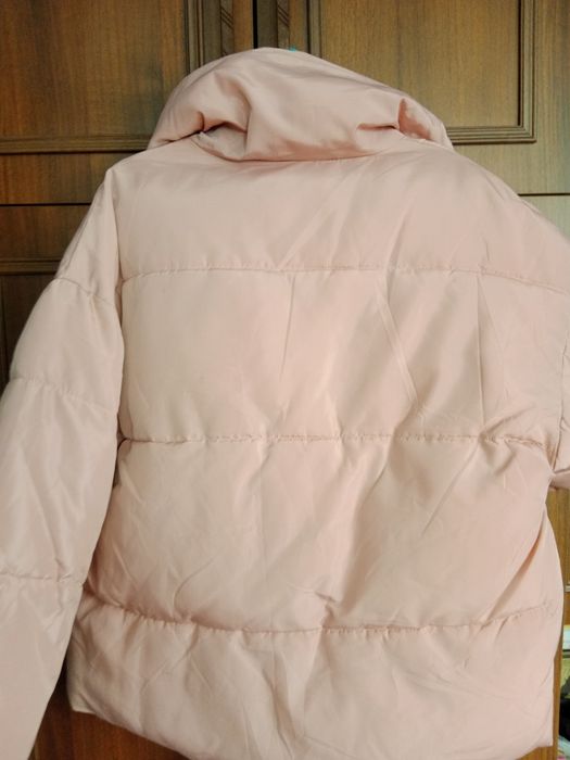 Продам ,розовую куртку