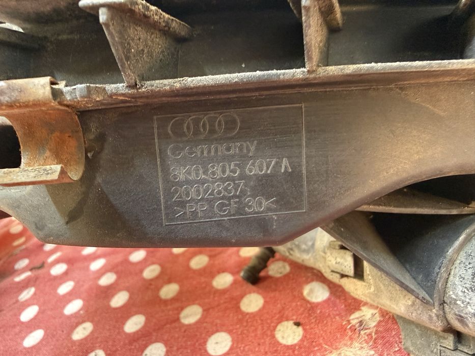 Suport far stanga audi a4 b8 nonfacelift 8K0805608A