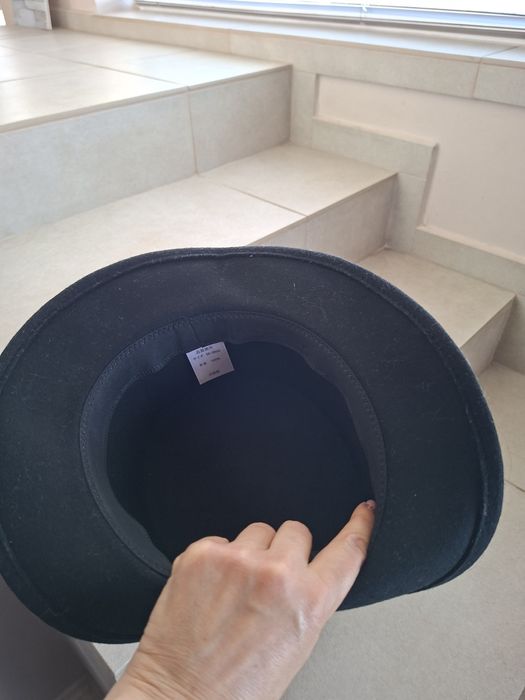 Дамски шапки  нови