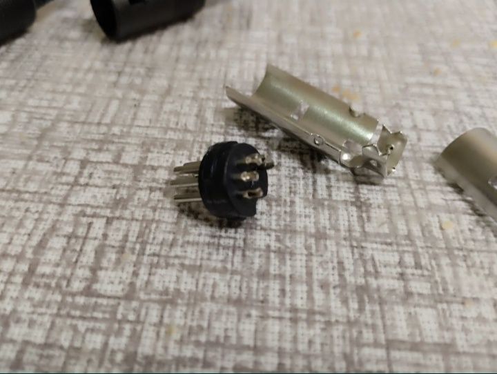 Штекера точка тире и пятидиновые