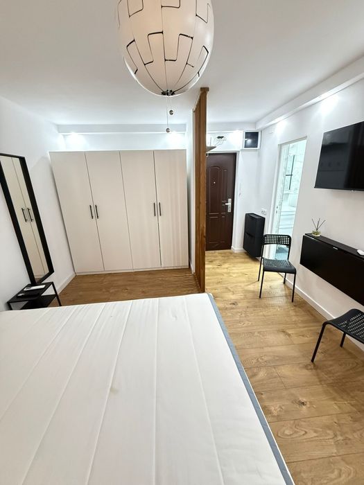 Închiriez garsonieră morarilor proprietar