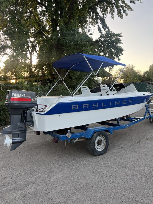 Катер Bayliner