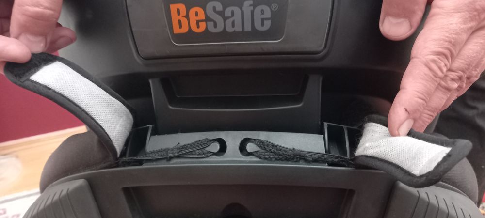 Автомобильное детское кресло