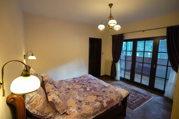 Дава се под наем Къща в к.к. Пампорово - 690 кв.м за 994.5 € - Снимка #1